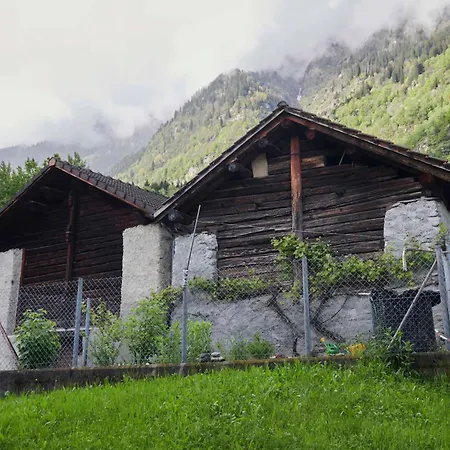 Waterfall House - Retreat, Swim, Bike, Hike And شاليه Mesocco