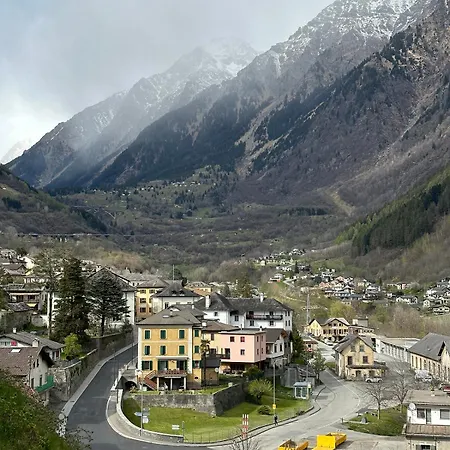 Waterfall House - Retreat, Swim, Bike, Hike And Chalet